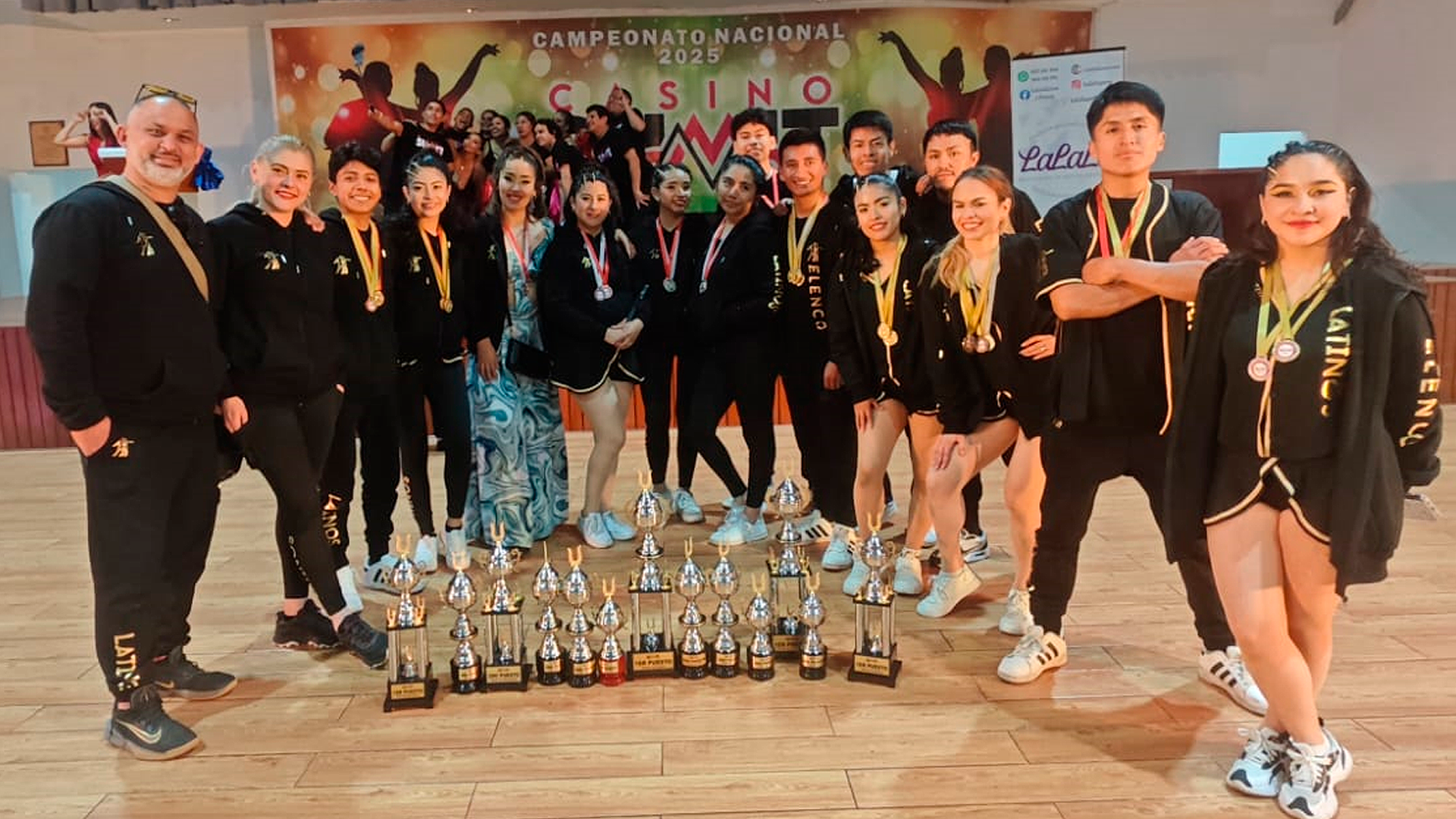 Presentación de baile profesional - Latinos Academia