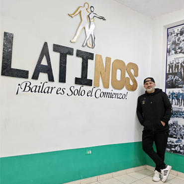 Dixon Morales P., instructor fundador de Latinos Estudio de Baile